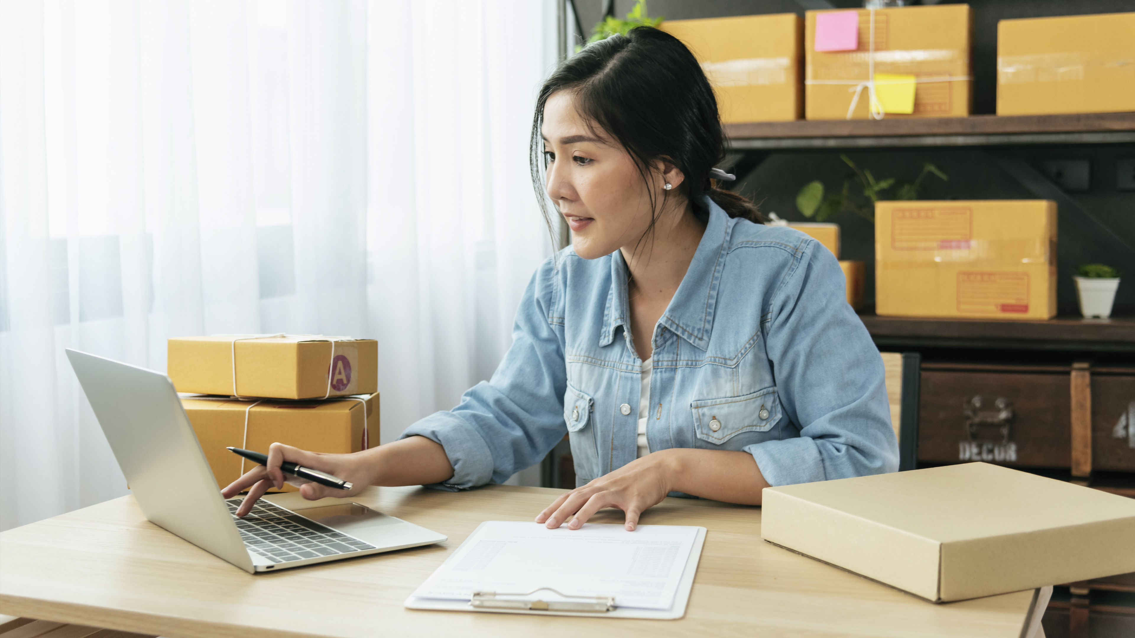 Business woman on laptop